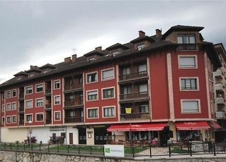 Pension Paseo Real Кангас-де-Оніс Екстер'єр фото